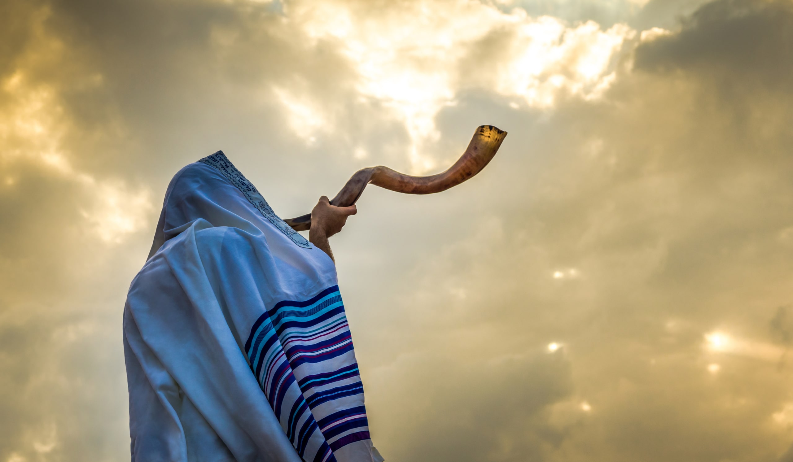 Shofar prepared for the final blast at the end of Yom Kippur